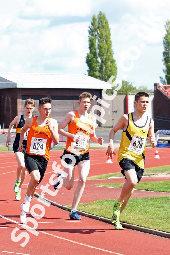 Mens under-20s 800 metres, North Eastern Champs, Gateshead Stadium. Photo: David T. Hewitson/Sports for All Pics